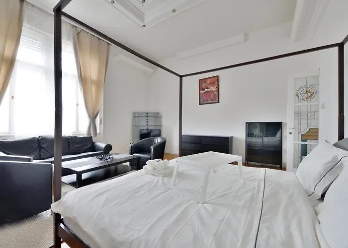 Buda Apartman House 8